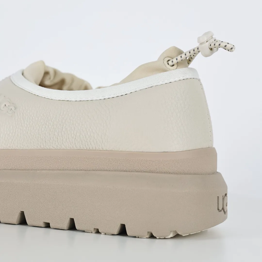 Pick up locally 💰620 Core recommendation Good price Cashmere insoles are a very suitable choice for keeping warm in winter and at home. In the new year, uug launched a series of styles, which are partial to the preferences of young consumers and have also moved to the forefront of fashion trends. Shoe body material Water-repellent coated suede upper 17mm UGGPURE™ implanted wool insole Lightweight non-slip comfortable rubber outsole With brand LOGO Trademark Comes with a full set of packaging Size: 35 36 37 38 39 40 41 42 43 44